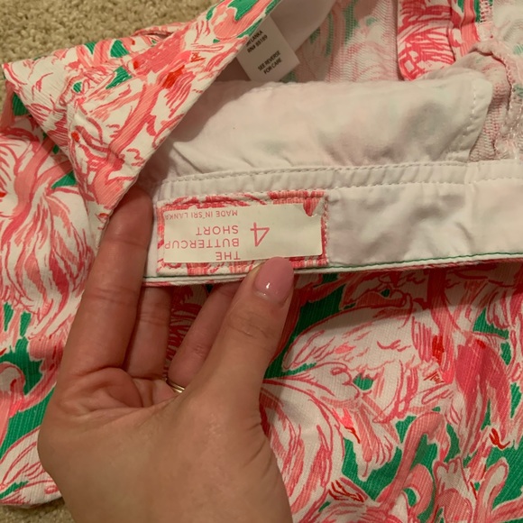 Lily Pulitzer scalloped shorts - Picture 3 of 3